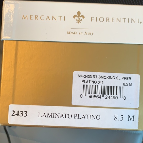 Beautiful Italian gold flats! - Picture 6 of 6